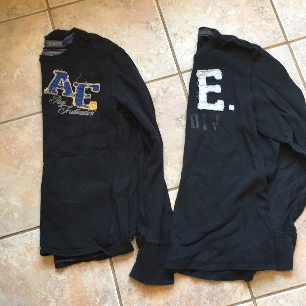 American Eagle long sleeve tees Size M/L